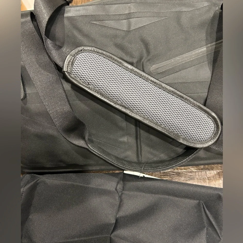 Nike Black Reverie Duffel Bag - Picture 4 of 7